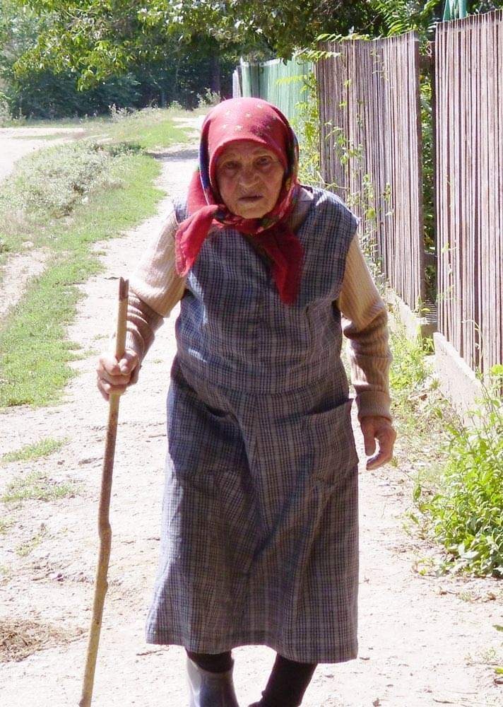 POUČNA PRIČA: Pošle tri žene zajedno da donesu vodu. Kada su se srele, dvije počeše da se hvale kako su im sinovi jaki, visoki, lijepi i sve tako u krug.