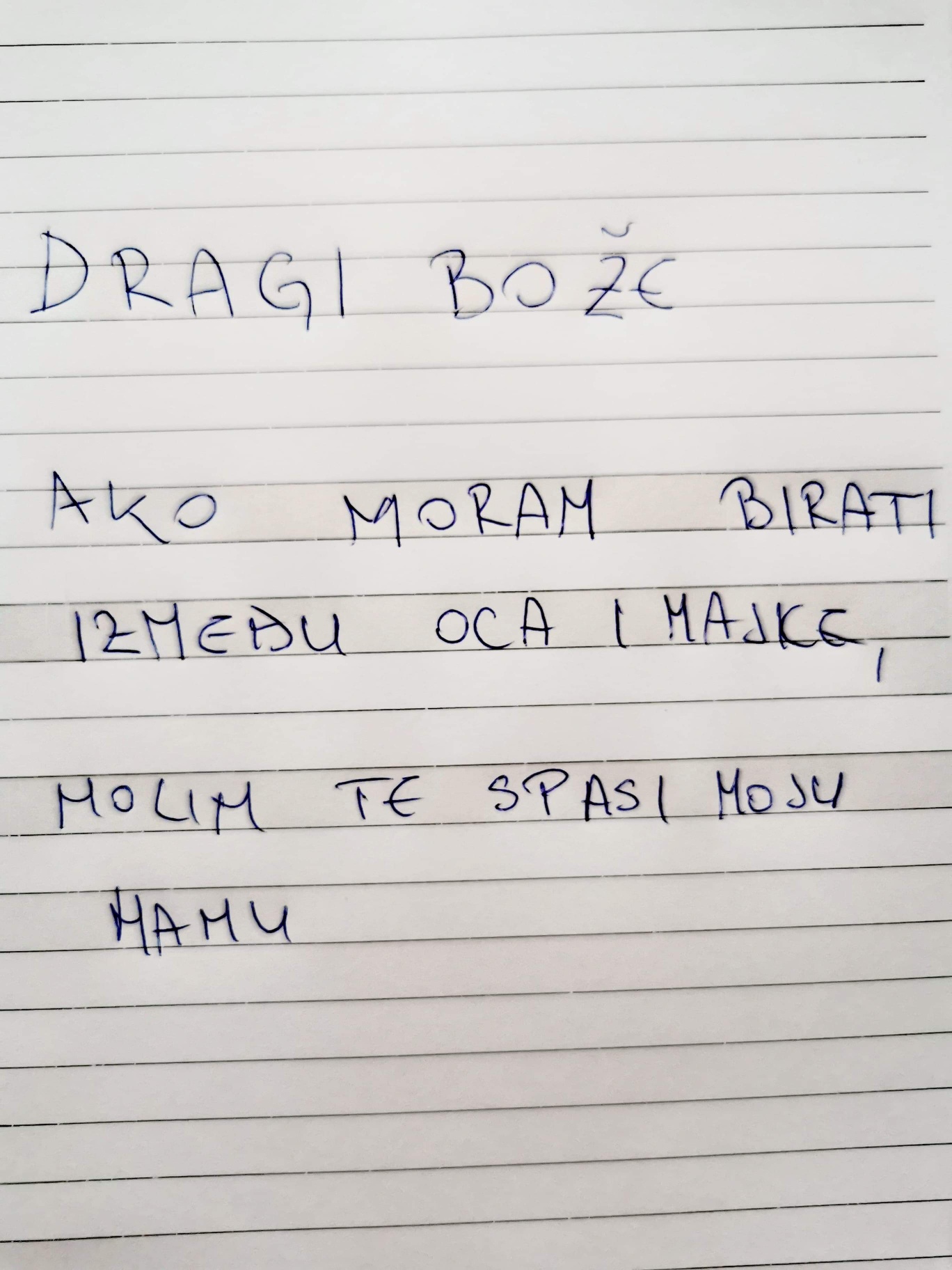 PRIČA: Majka i otac su imali tešku nesreću. Završili su u bolnici sa teškim ozljedama i u komi. Imali su tri kćeri i sedmogodišnjeg sina.